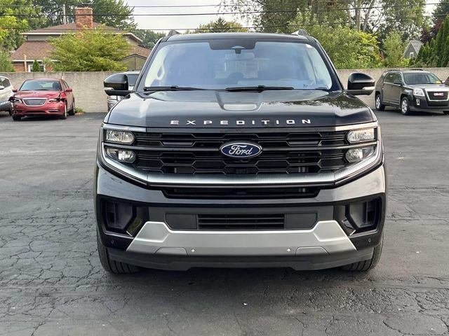 Certified 2025 Ford Expedition Max Platinum w/ Driver's Package AWD/4WD image 8