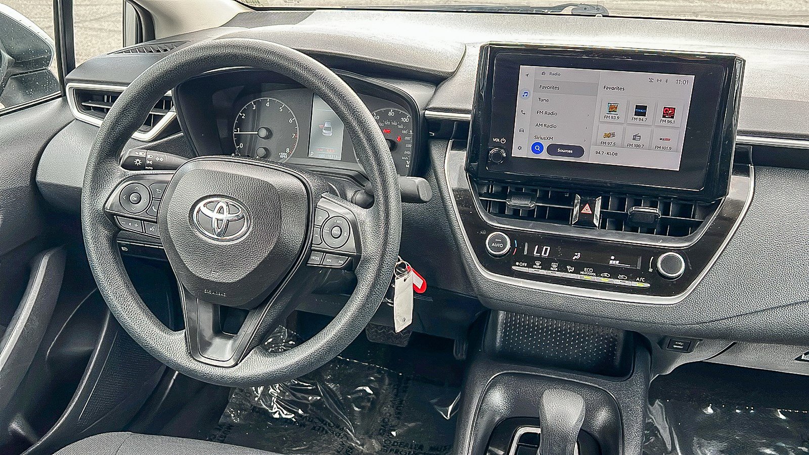 Used 2025 Toyota Corolla LE image 14