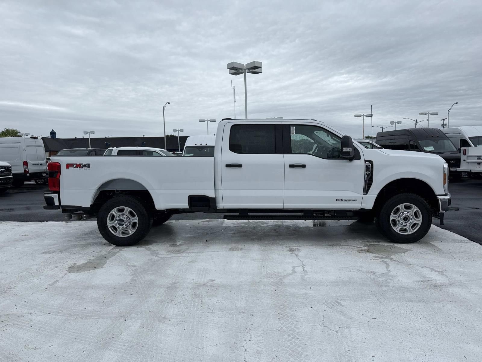 New 2026 Ford F350 4x4 Crew Cab Super Duty image 2