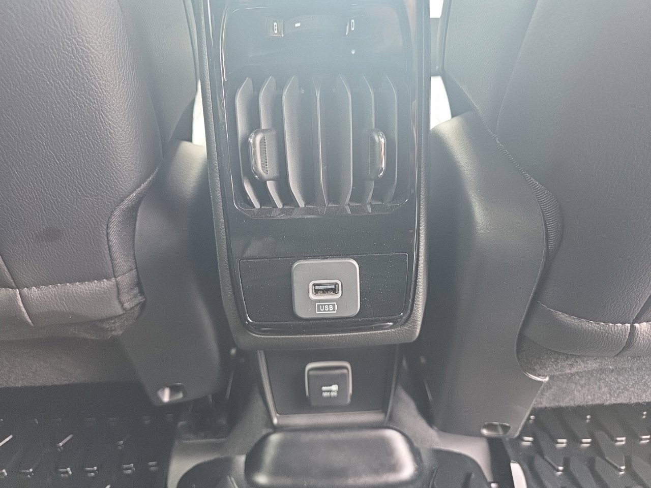 New 2026 Jeep Compass Latitude AWD/4WD image 24