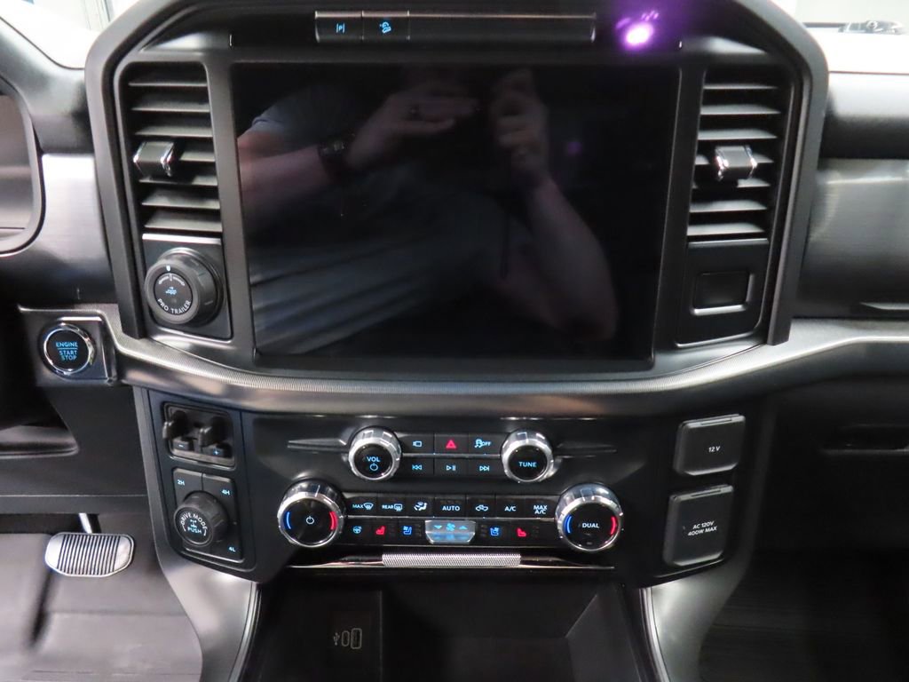 Used 2025 Ford F150 Lariat w/ Equipment Group 501A Mid image 17