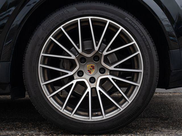 Certified 2023 Porsche Cayenne S AWD/4WD image 13
