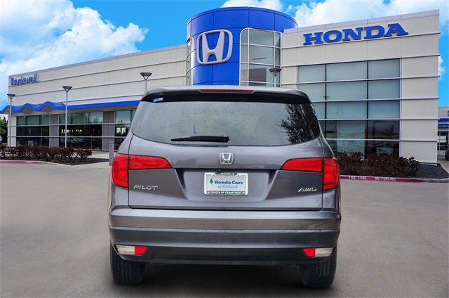 Certified 2017 Honda Pilot EX image 5