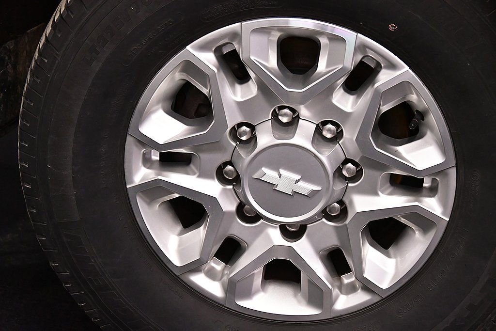 Used 2020 Chevrolet Silverado 2500 LT w/ All Star Edition image 9