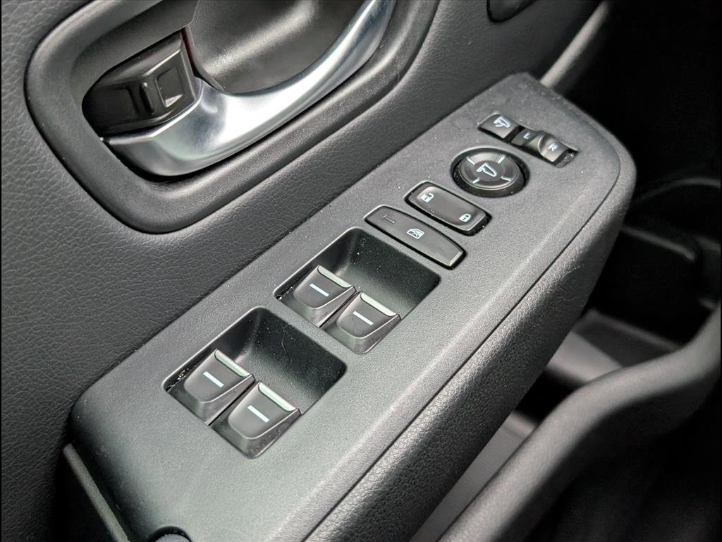 Used 2025 Honda Pilot TrailSport image 23