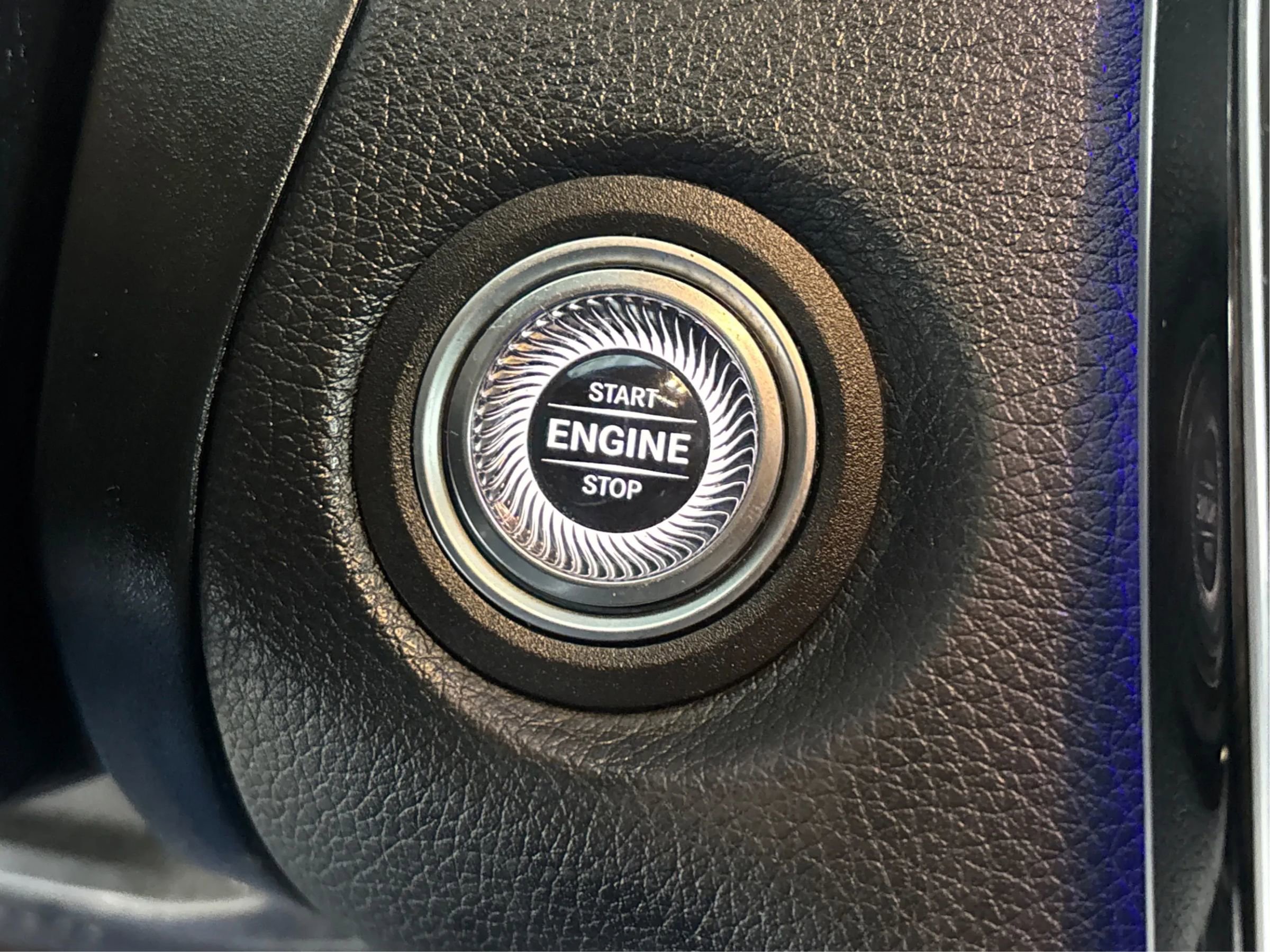 Used 2020 Mercedes-Benz GLC 300 4MATIC image 39