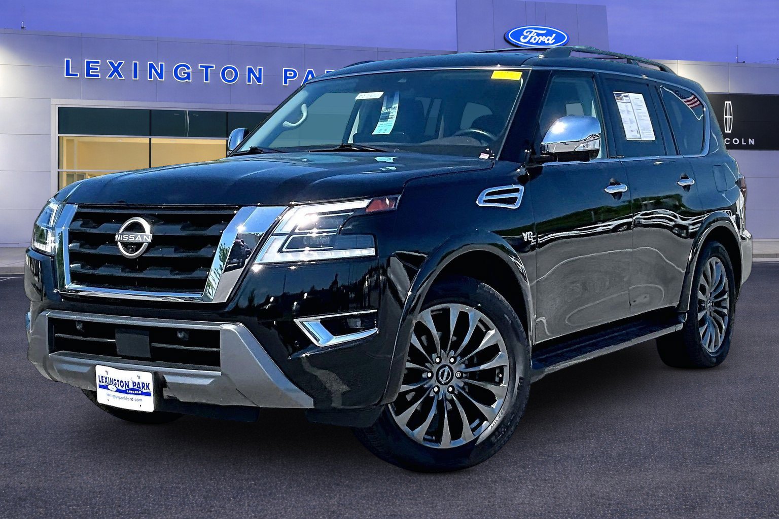Used 2021 Nissan Armada Platinum w/ Captain's Chairs Package AWD/4WD image 3