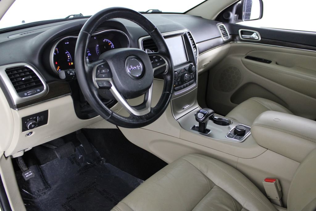 Used 2015 Jeep Grand Cherokee Limited w/ Trailer Tow Group IV image 18