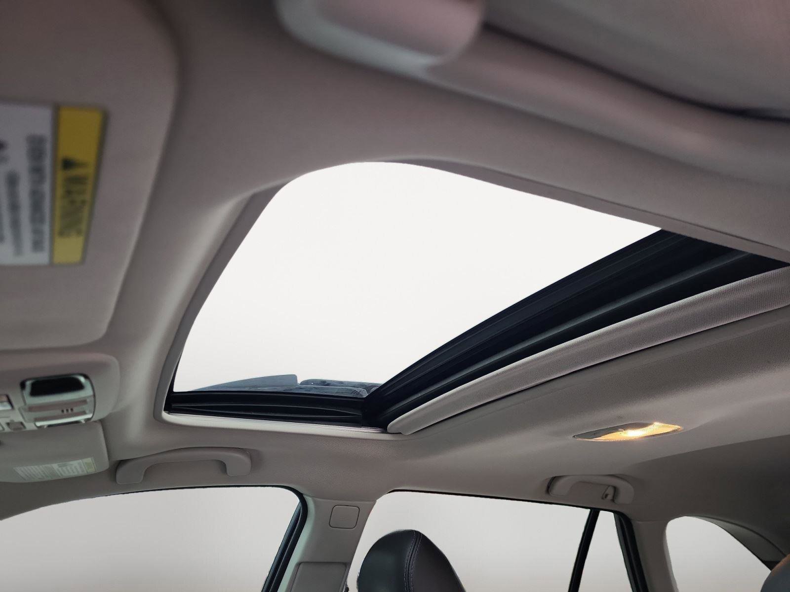 Used 2016 Subaru Outback 3.6R Limited image 18