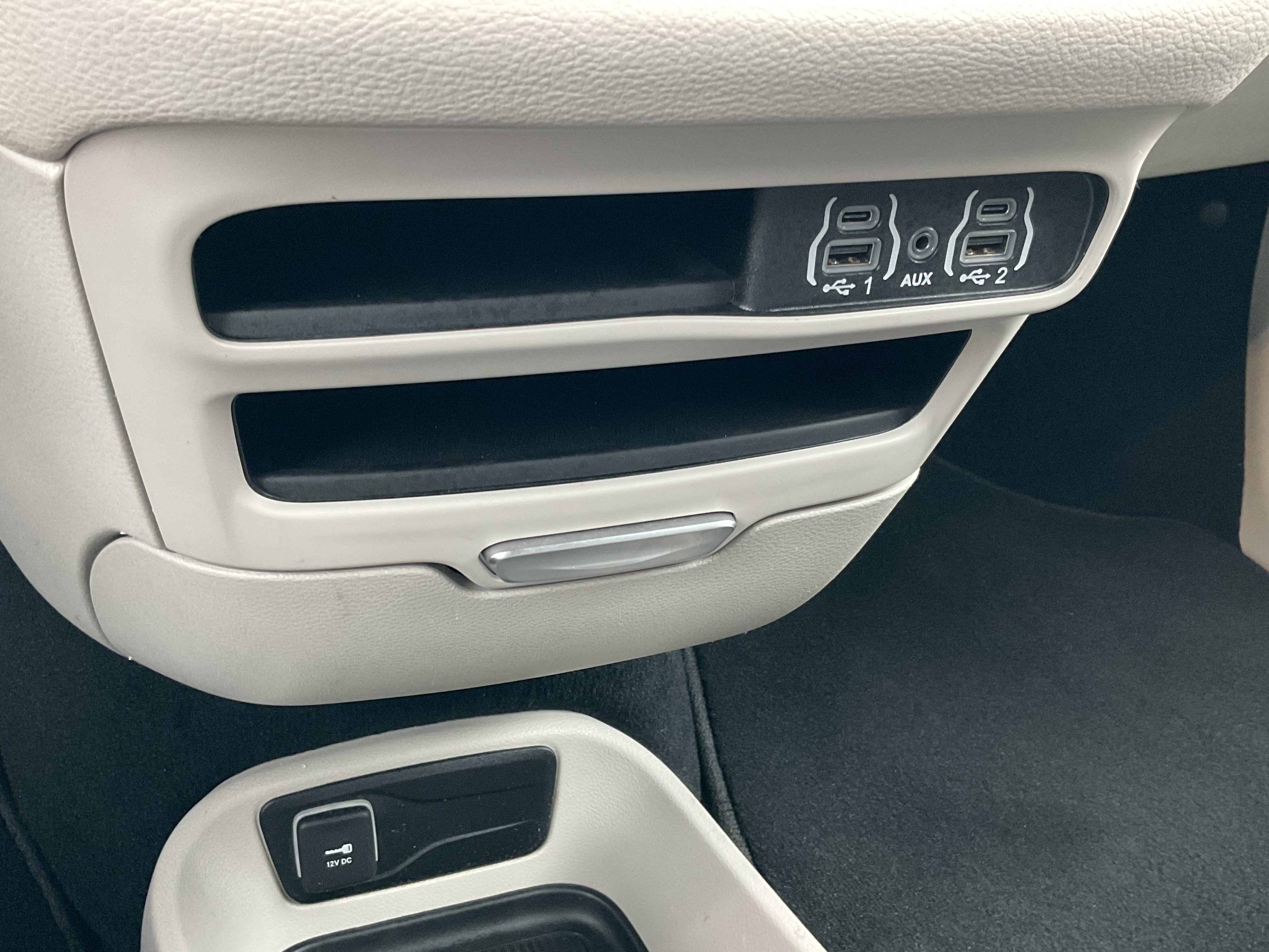 Used 2024 Chrysler Pacifica Select FWD image 22