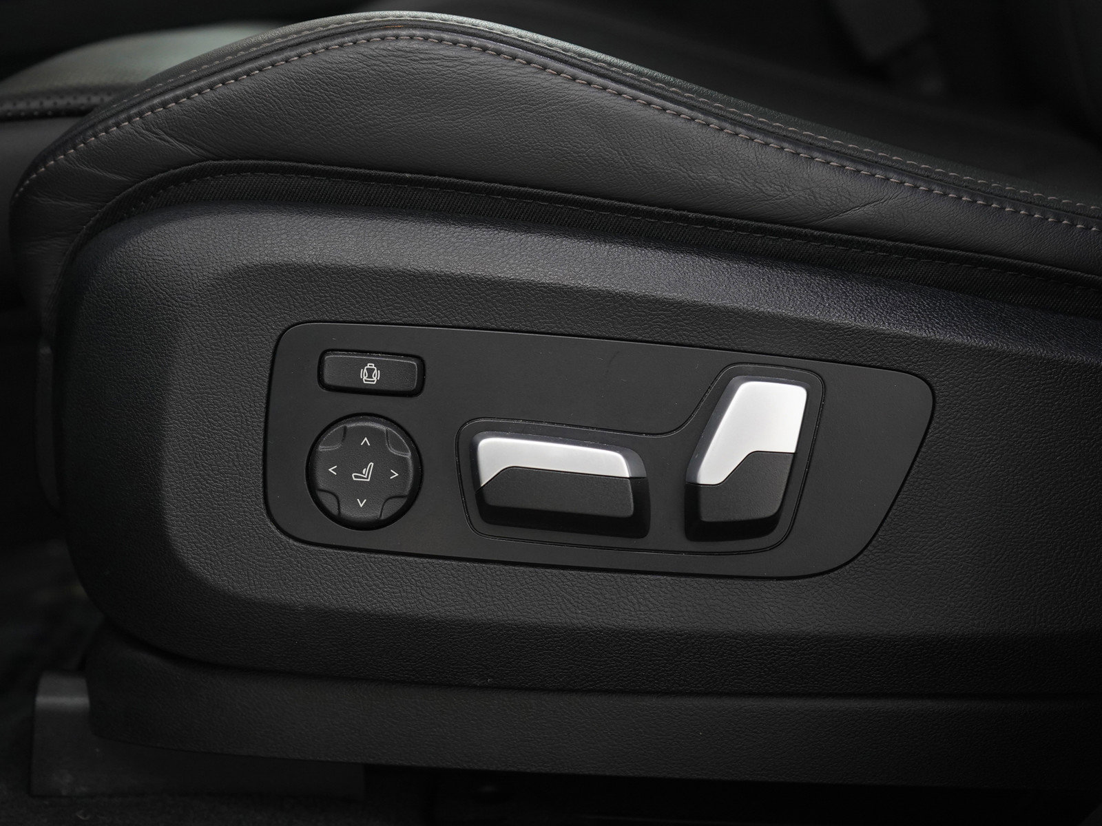 Used 2024 BMW X5 xDrive40i image 28