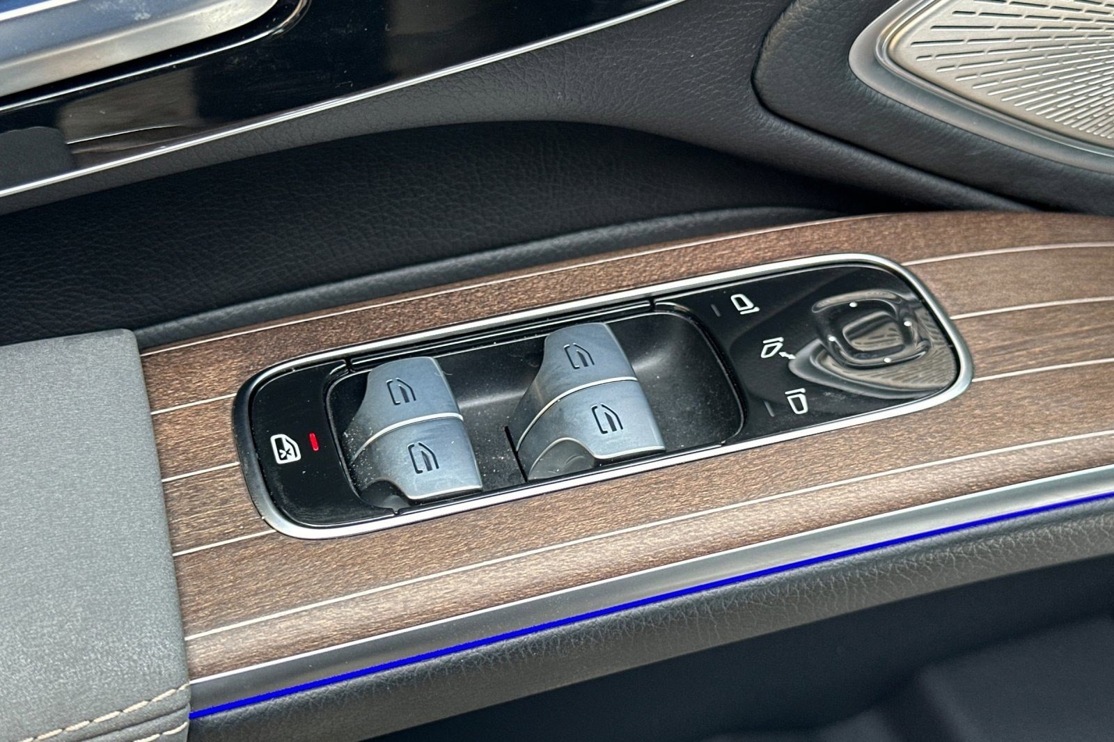 Used 2025 Mercedes-Benz EQS 450+ 4MATIC Sedan image 14