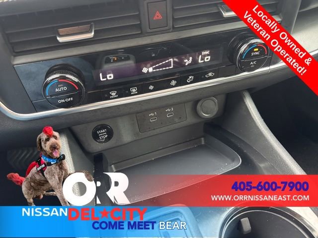 Used 2024 Nissan Rogue SV FWD image 24