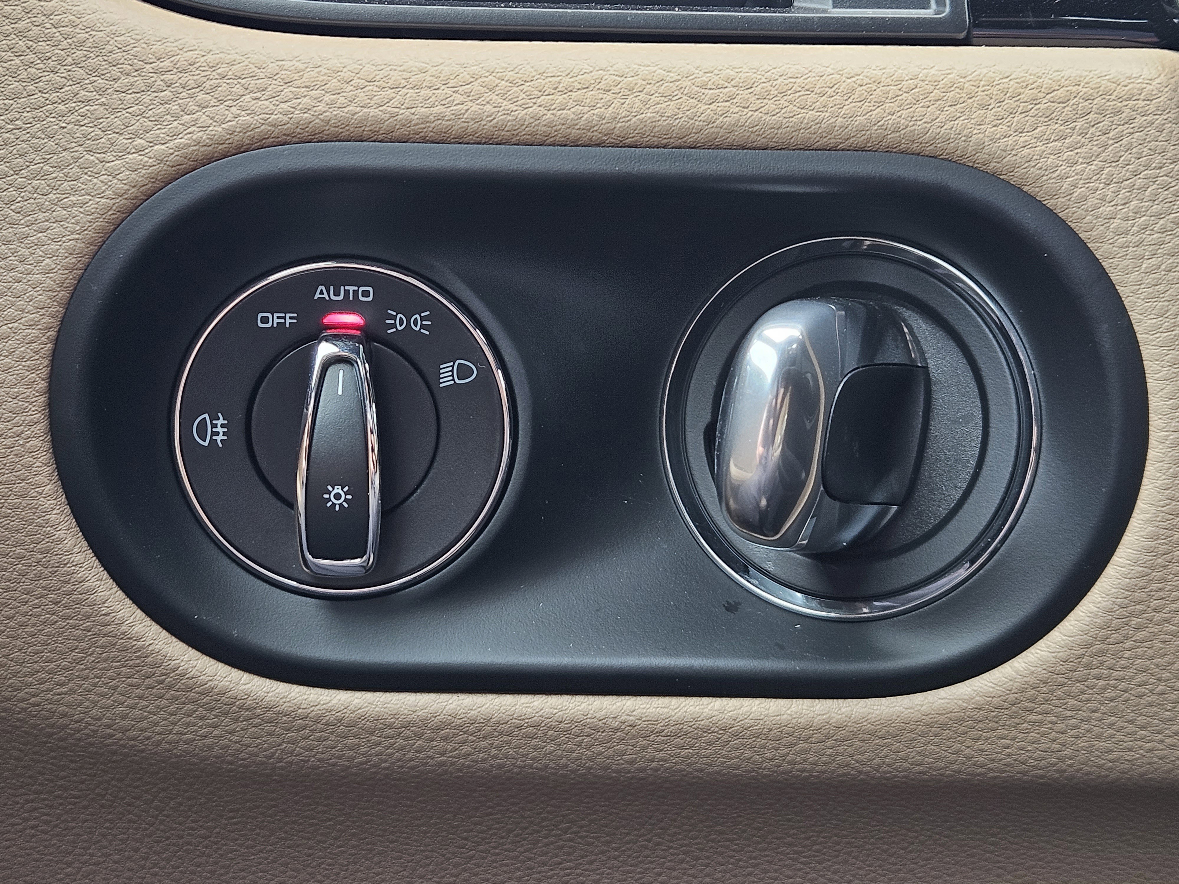 Certified 2025 Porsche Macan image 21