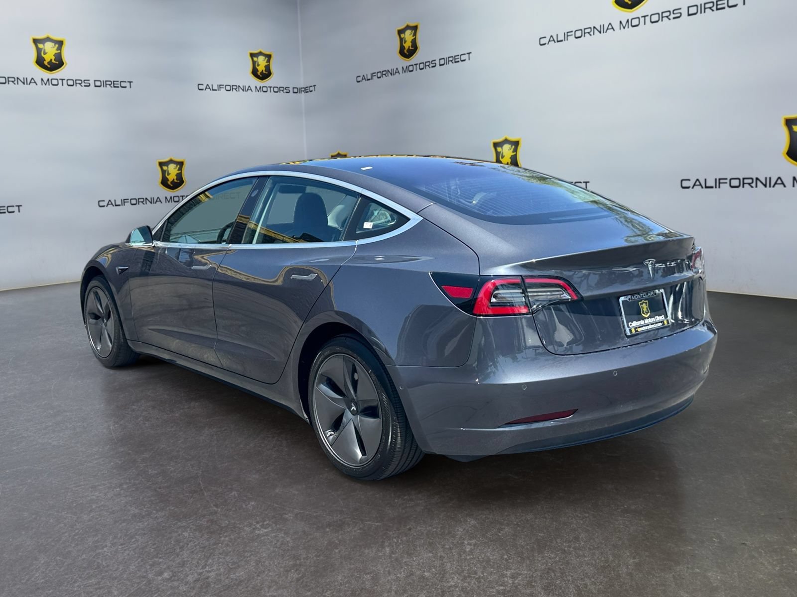 Used 2018 Tesla Model 3 Long Range RWD image 3