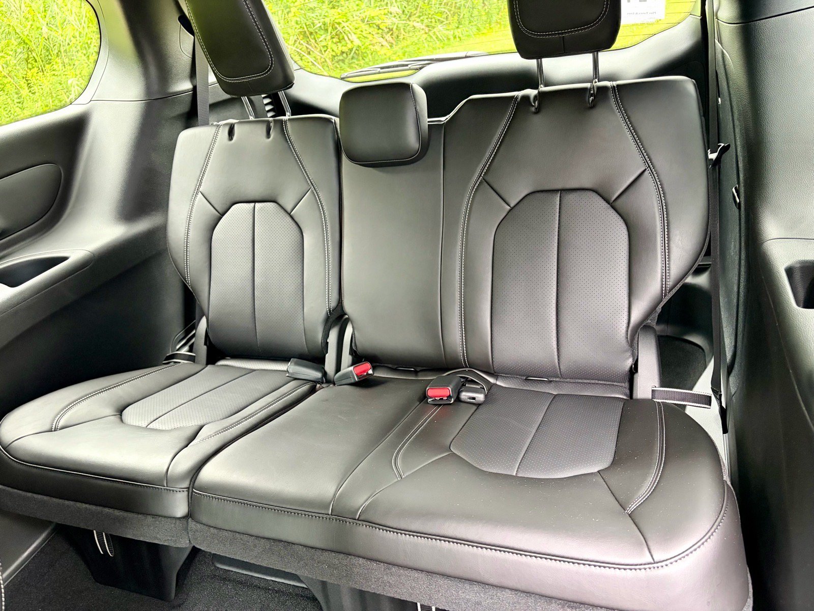 New 2027 Chrysler Pacifica Select FWD image 18