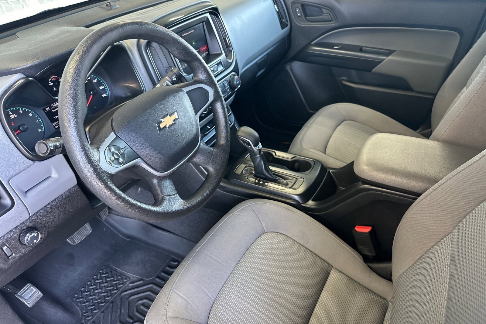 Used 2022 Chevrolet Colorado W/T w/ WT Convenience Package RWD image 9