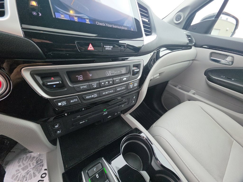 Used 2016 Honda Pilot Elite image 22