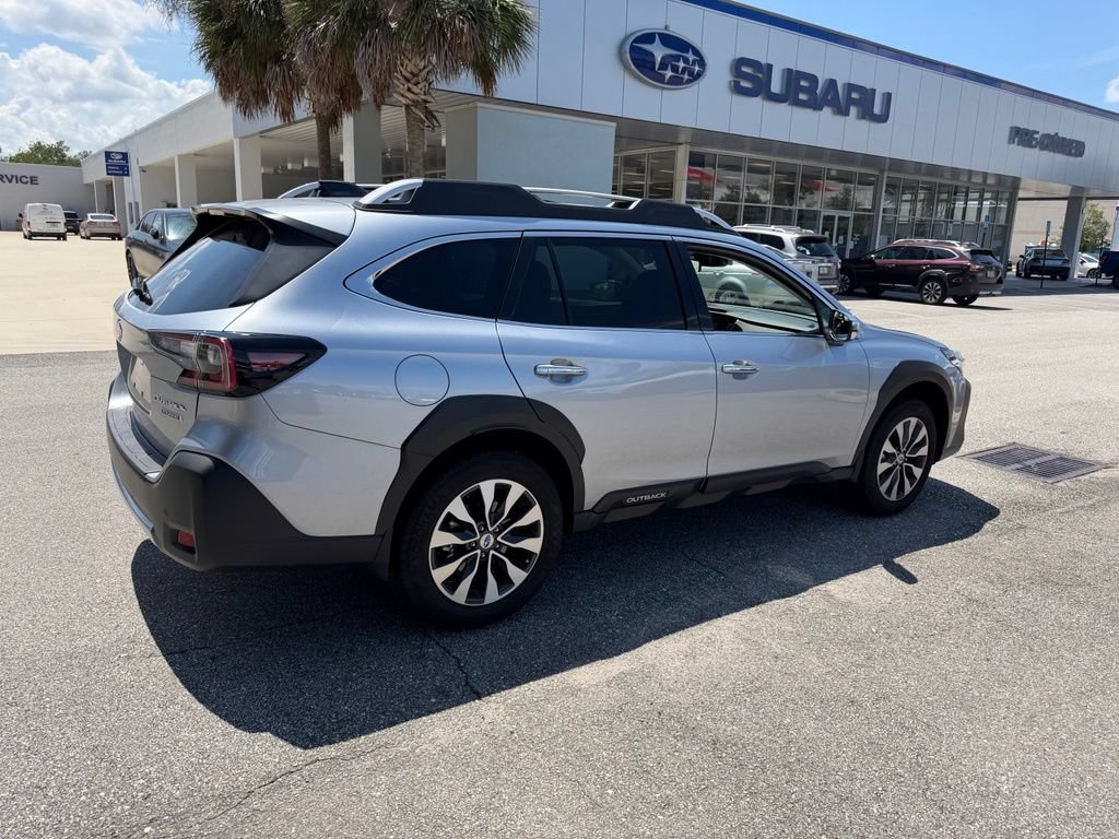 Used 2025 Subaru Outback Touring w/ Popular Package #2 AWD/4WD image 2