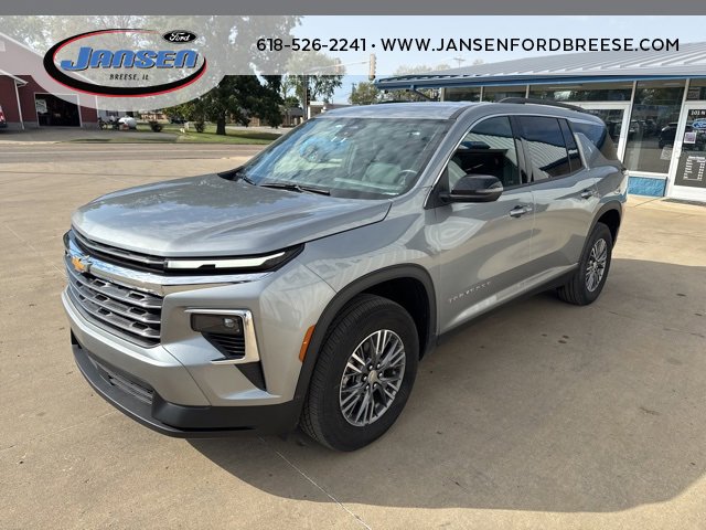 Used 2025 Chevrolet Traverse LT image 3