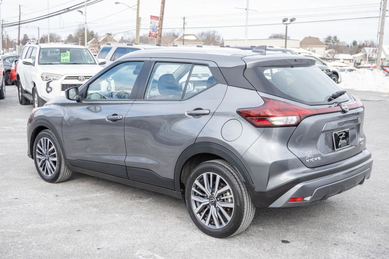 Used 2024 Nissan Kicks SV FWD image 9