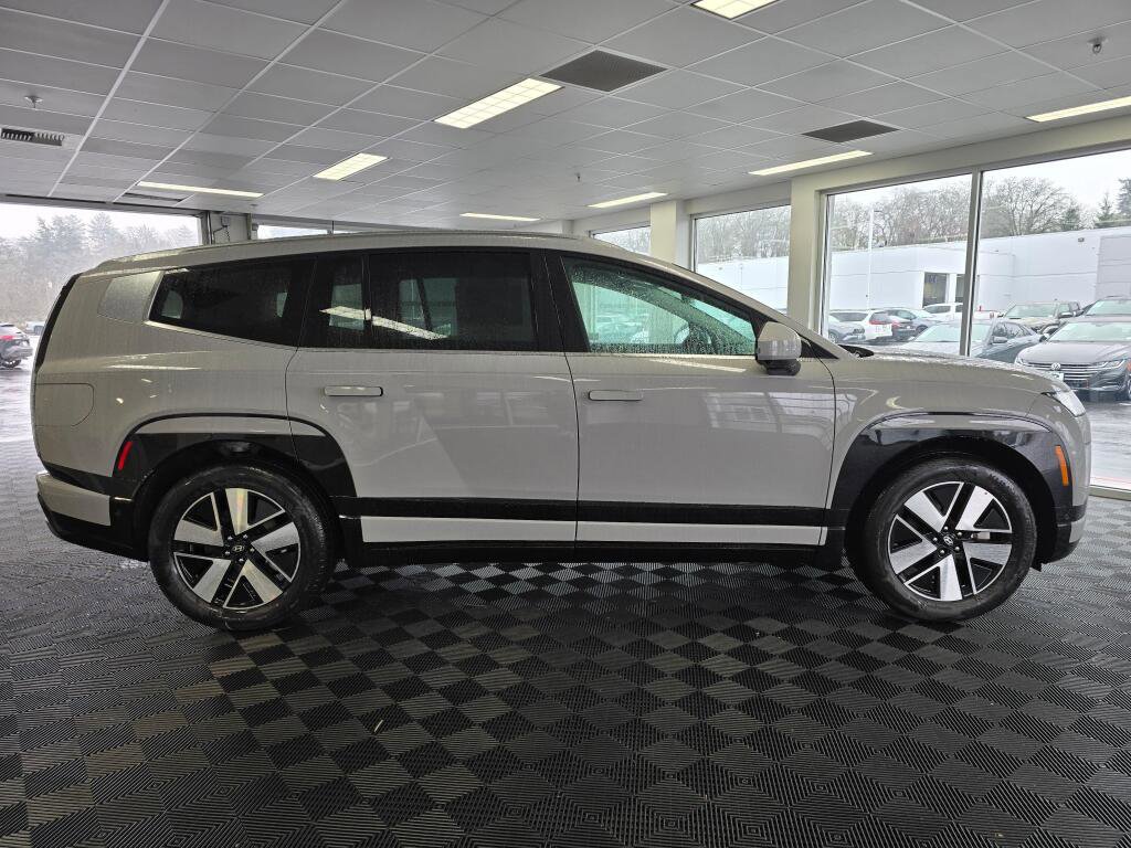 New 2026 Hyundai Ioniq 9 SEL image 3