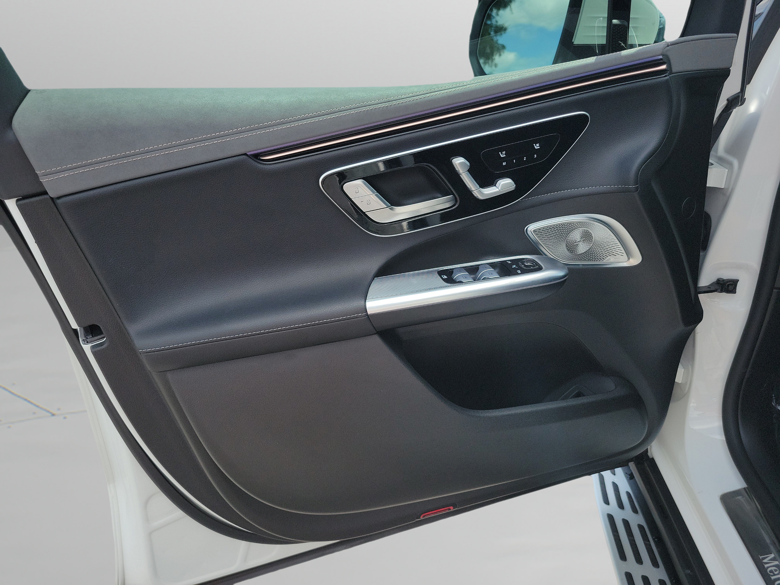 Certified 2023 Mercedes-Benz EQE 500 4MATIC SUV image 16