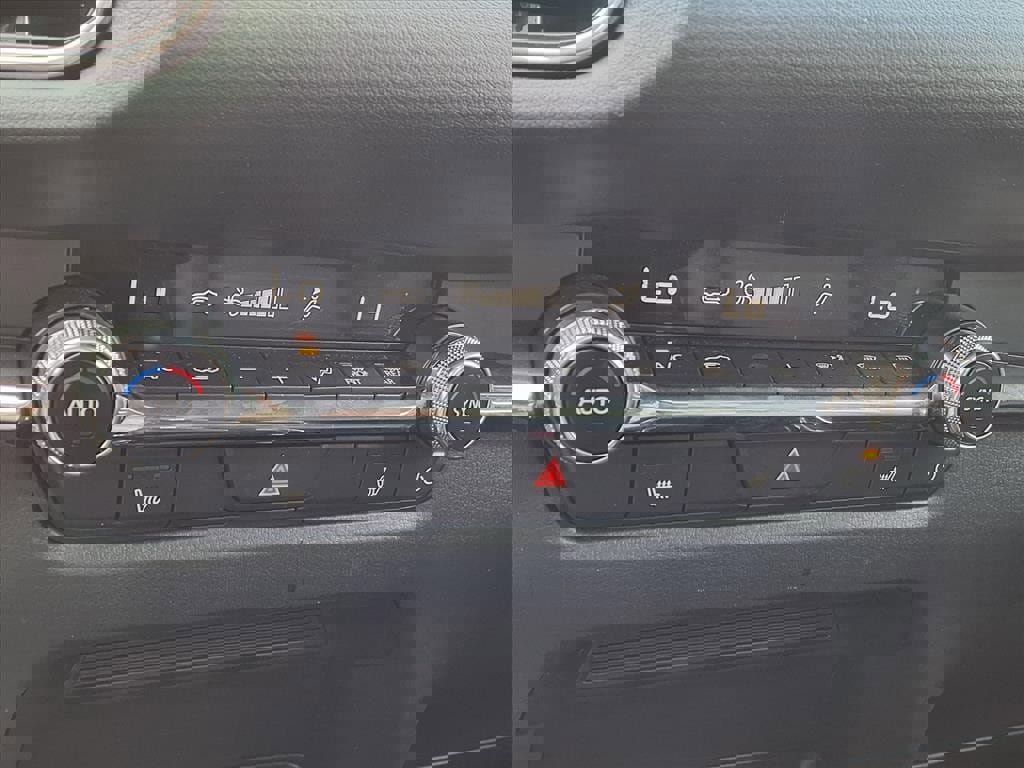 Certified 2025 MAZDA CX-30 AWD 2.5 S w/ Preferred Package image 22