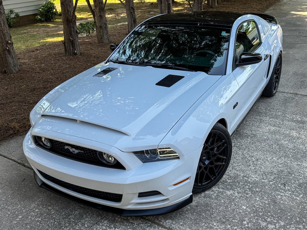 Used 2014 Ford Mustang GT Premium w/ GT Track Package RWD image 6