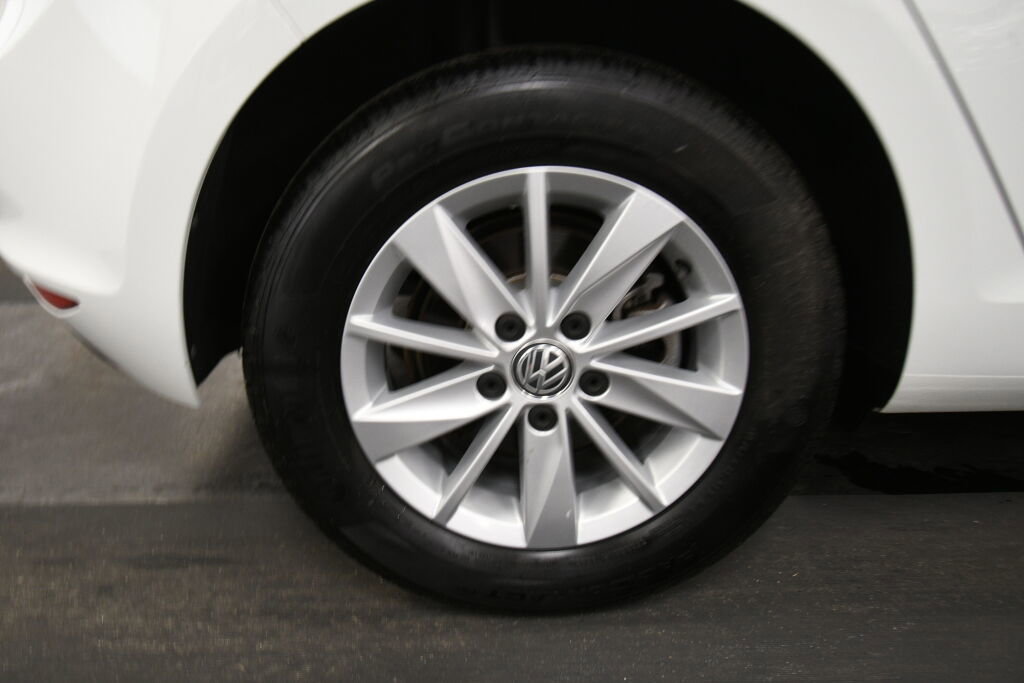 Used 2017 Volkswagen Golf S image 30