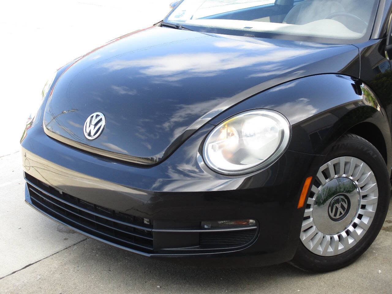 Used 2015 Volkswagen Beetle 1.8T FWD image 37