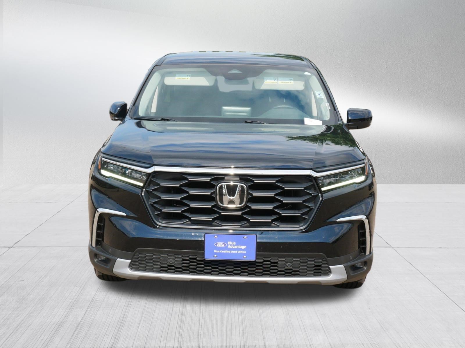 Used 2025 Honda Pilot EX-L image 2