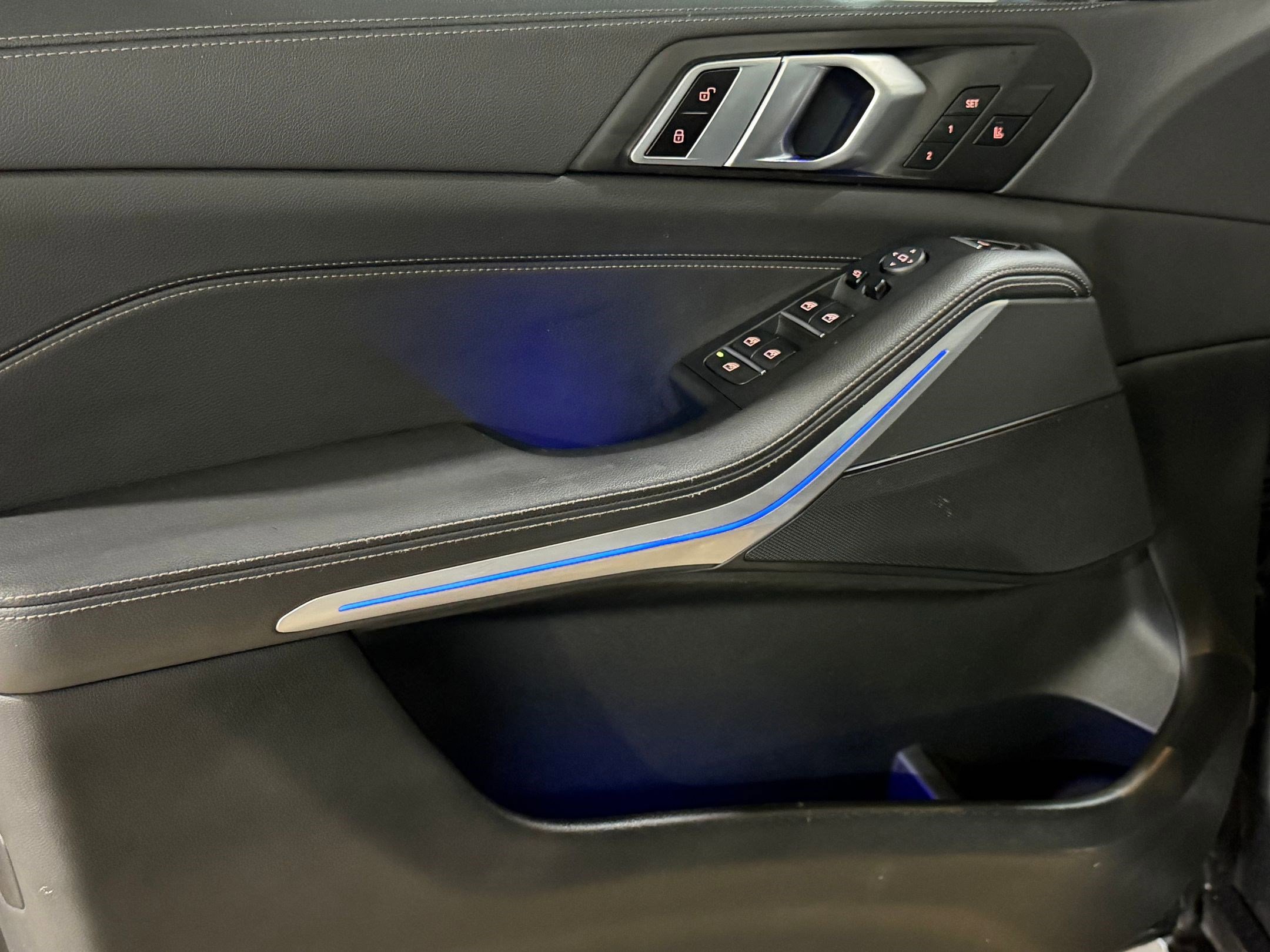 Used 2022 BMW X5 sDrive40i w/ M Sport Package image 12