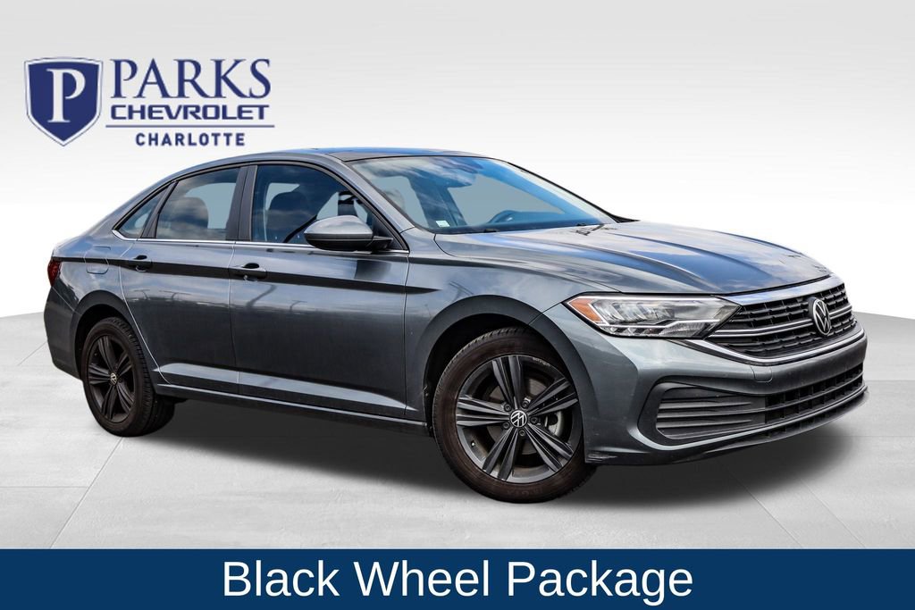 Used 2023 Volkswagen Jetta SE w/ Panoramic Sunroof Package