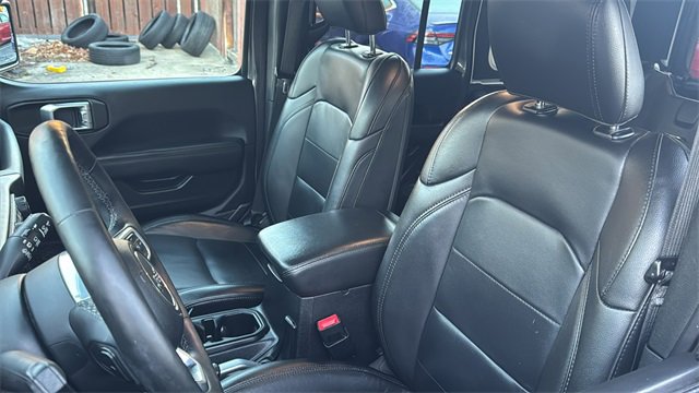 Used 2020 Jeep Wrangler Unlimited Sahara image 25