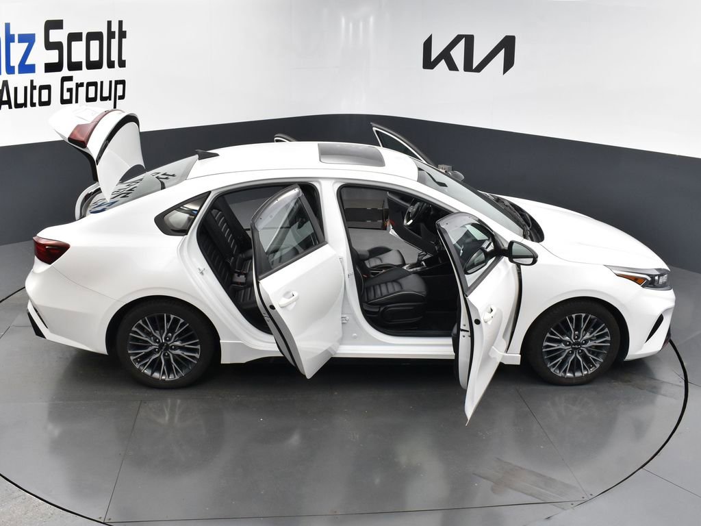 Certified 2022 Kia Forte GT-Line w/ GT-Line Premium Package image 32