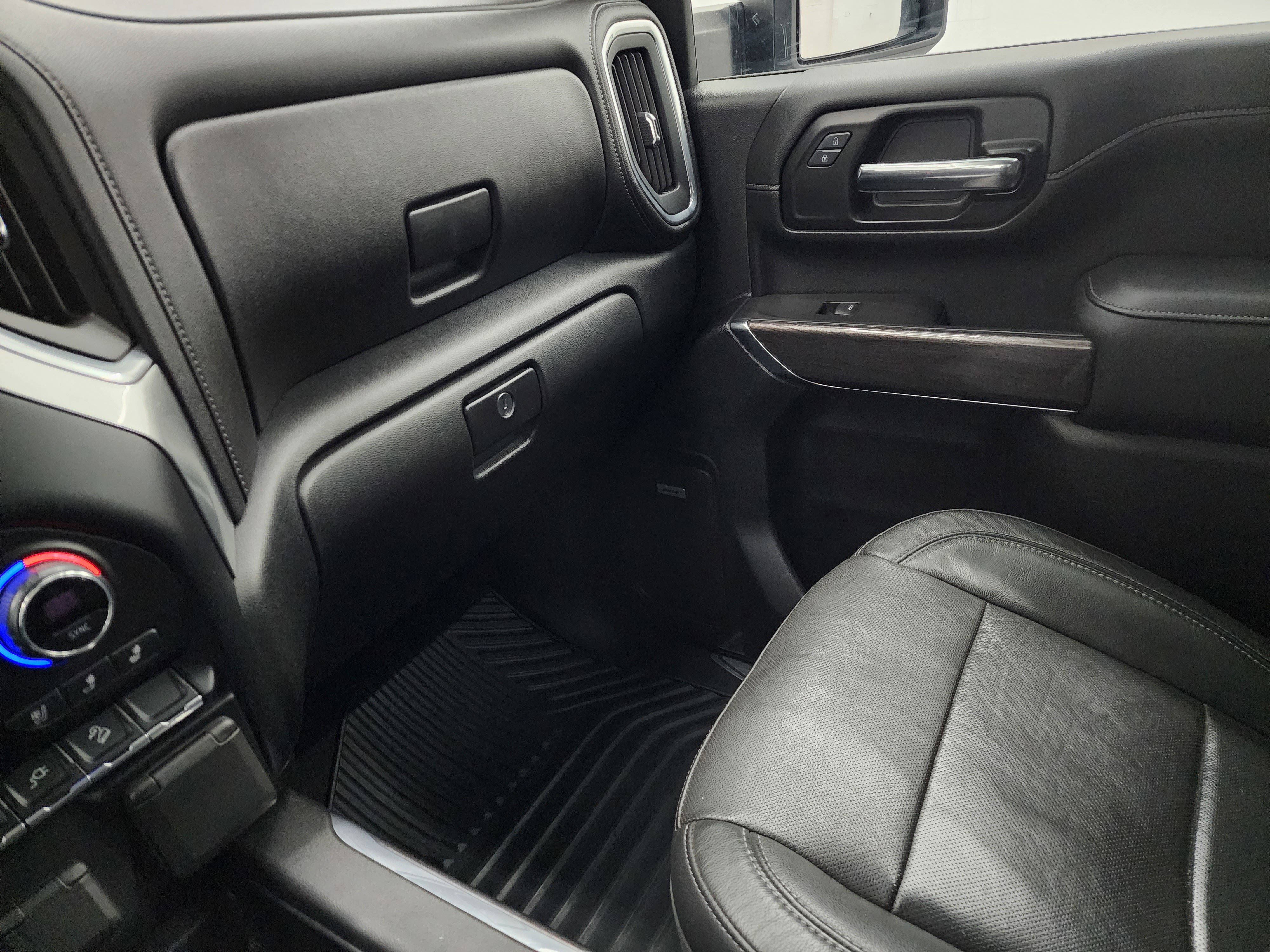 Used 2020 Chevrolet Silverado 3500 LTZ w/ LTZ Plus Package image 13