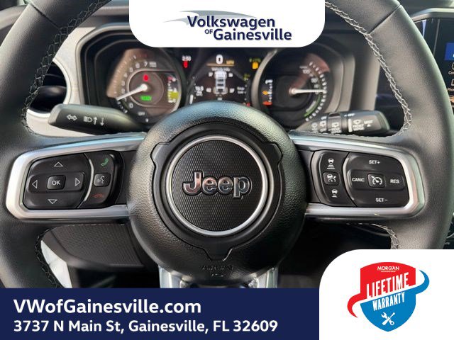 Used 2025 Jeep Wrangler Sahara w/ Safety Group image 21