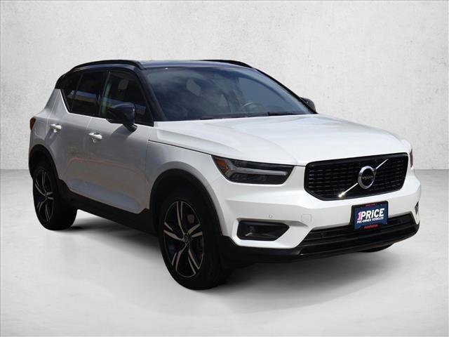 Used 2021 Volvo XC40 T4 R-Design w/ Climate Package FWD image 3