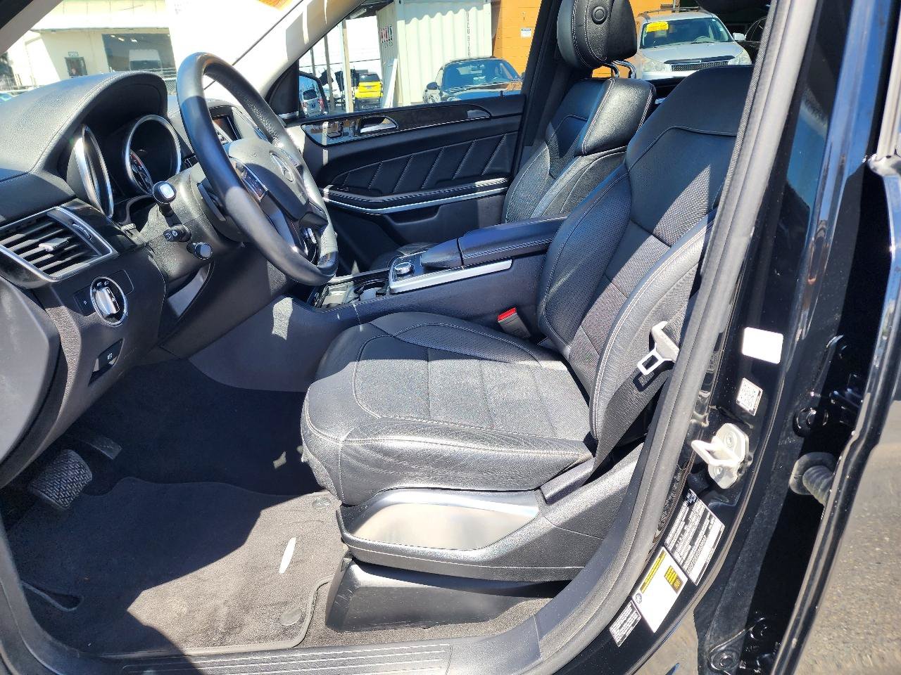 Used 2016 Mercedes-Benz GL 550 4MATIC image 14