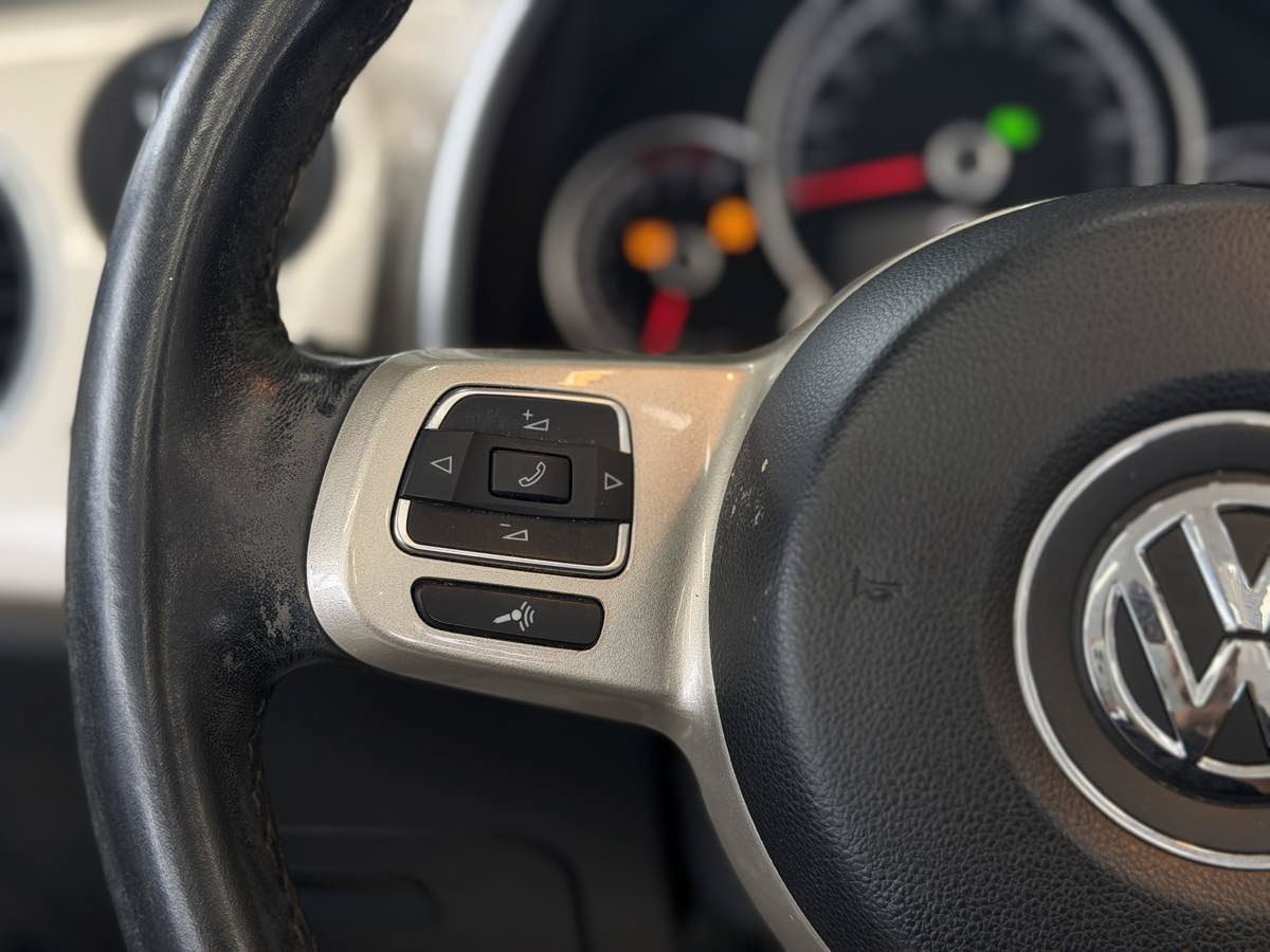 Used 2013 Volkswagen Beetle 2.5 FWD image 37