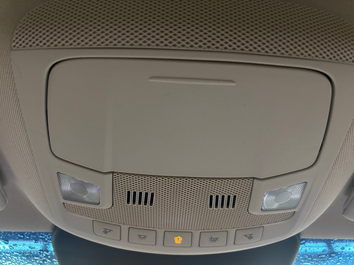 Used 2019 Lincoln Nautilus FWD image 7