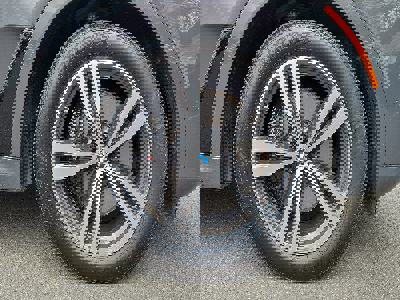 Used 2026 BMW X7 xDrive40i w/ M Sport Package AWD/4WD image 8