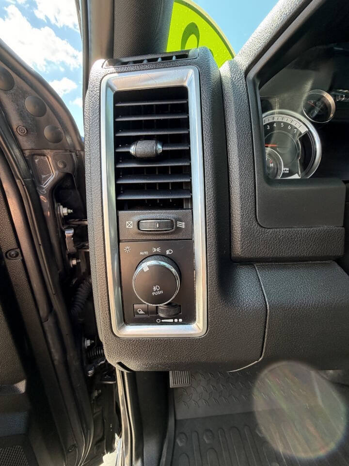 Used 2022 RAM 1500 Warlock AWD/4WD image 17