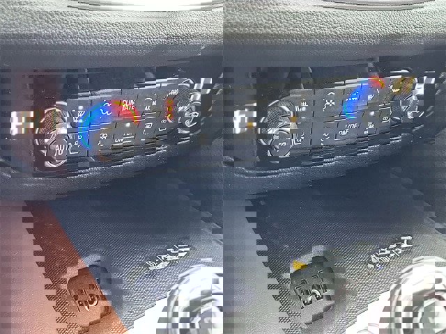 Used 2019 Buick Enclave Avenir w/ Avenir Technology Package image 17