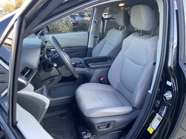 Used 2022 Toyota Sienna LE FWD image 18