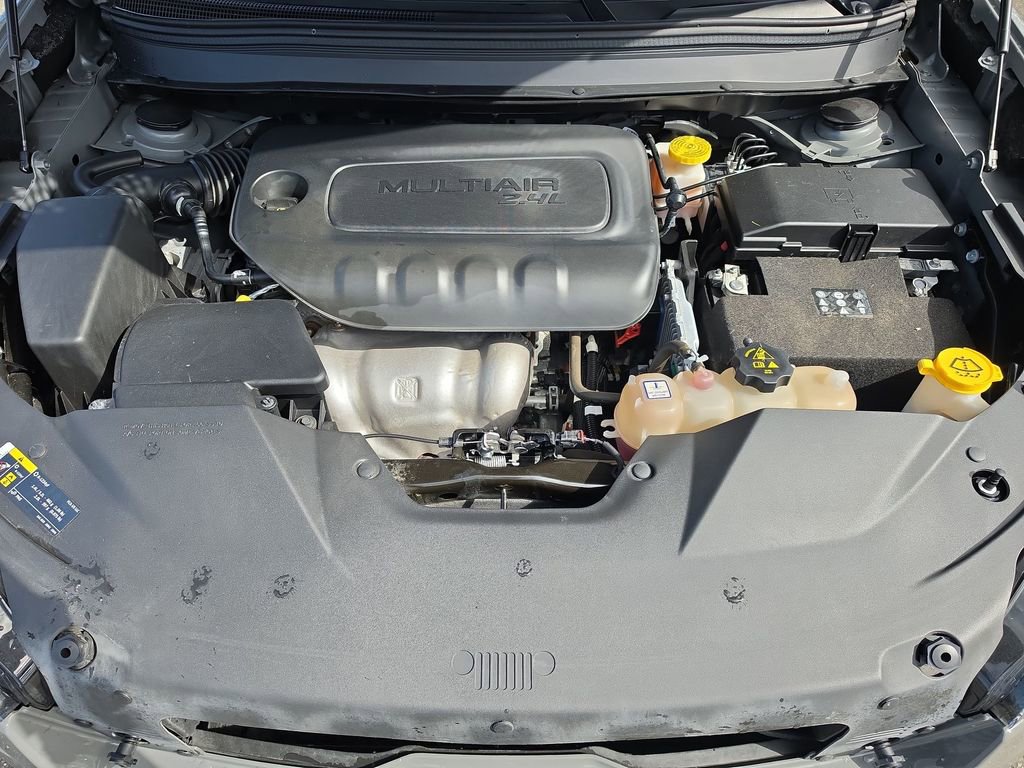 Used 2020 Jeep Cherokee Latitude Plus w/ Cold Weather Group image 31