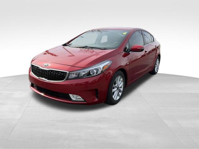 Used 2017 Kia Forte S w/ S Premium Package FWD image 4