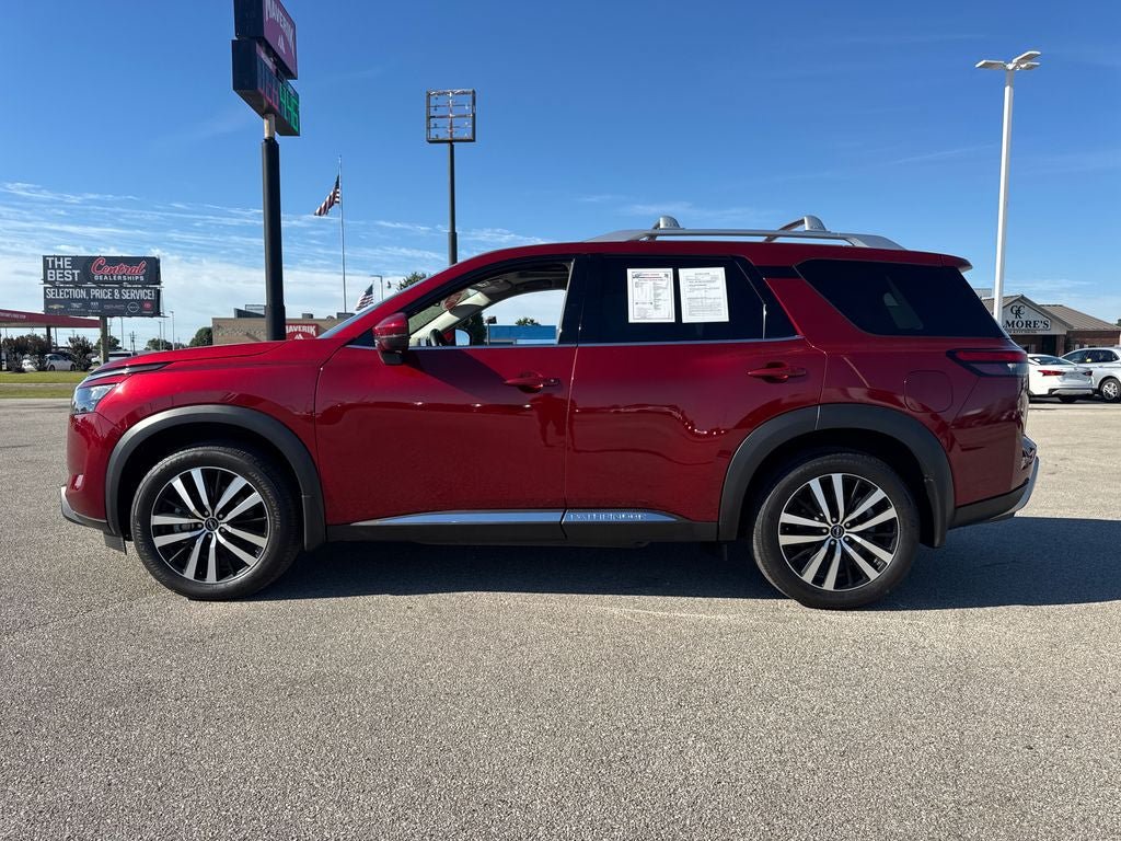 Used 2025 Nissan Pathfinder Platinum w/ Cargo Package AWD/4WD image 3