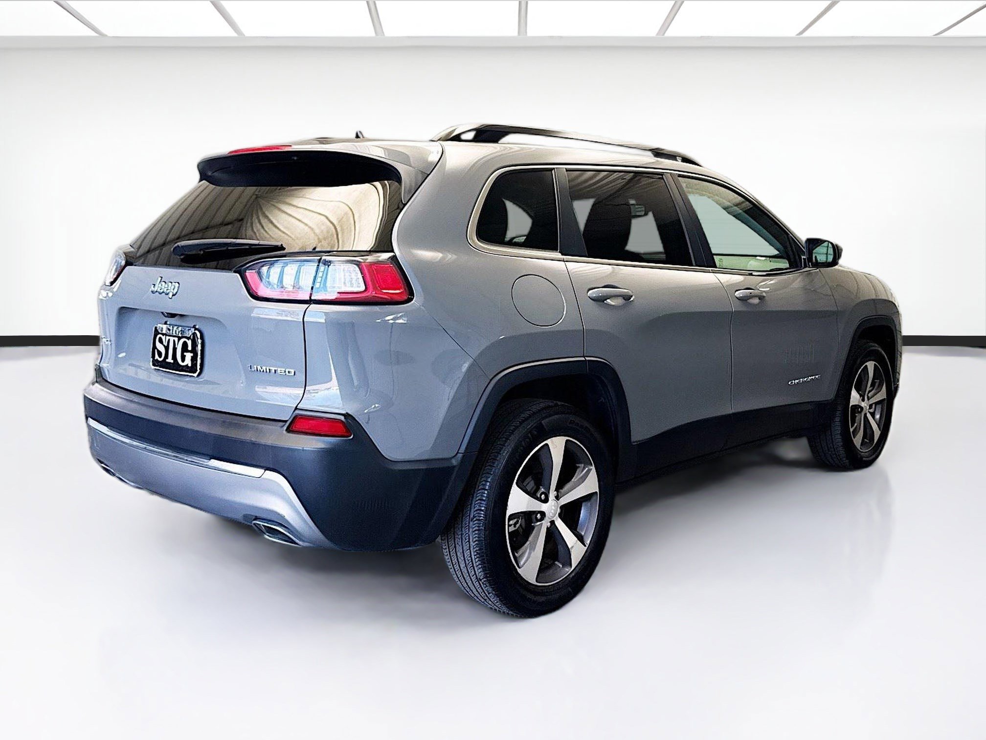 Used 2022 Jeep Cherokee Limited image 4